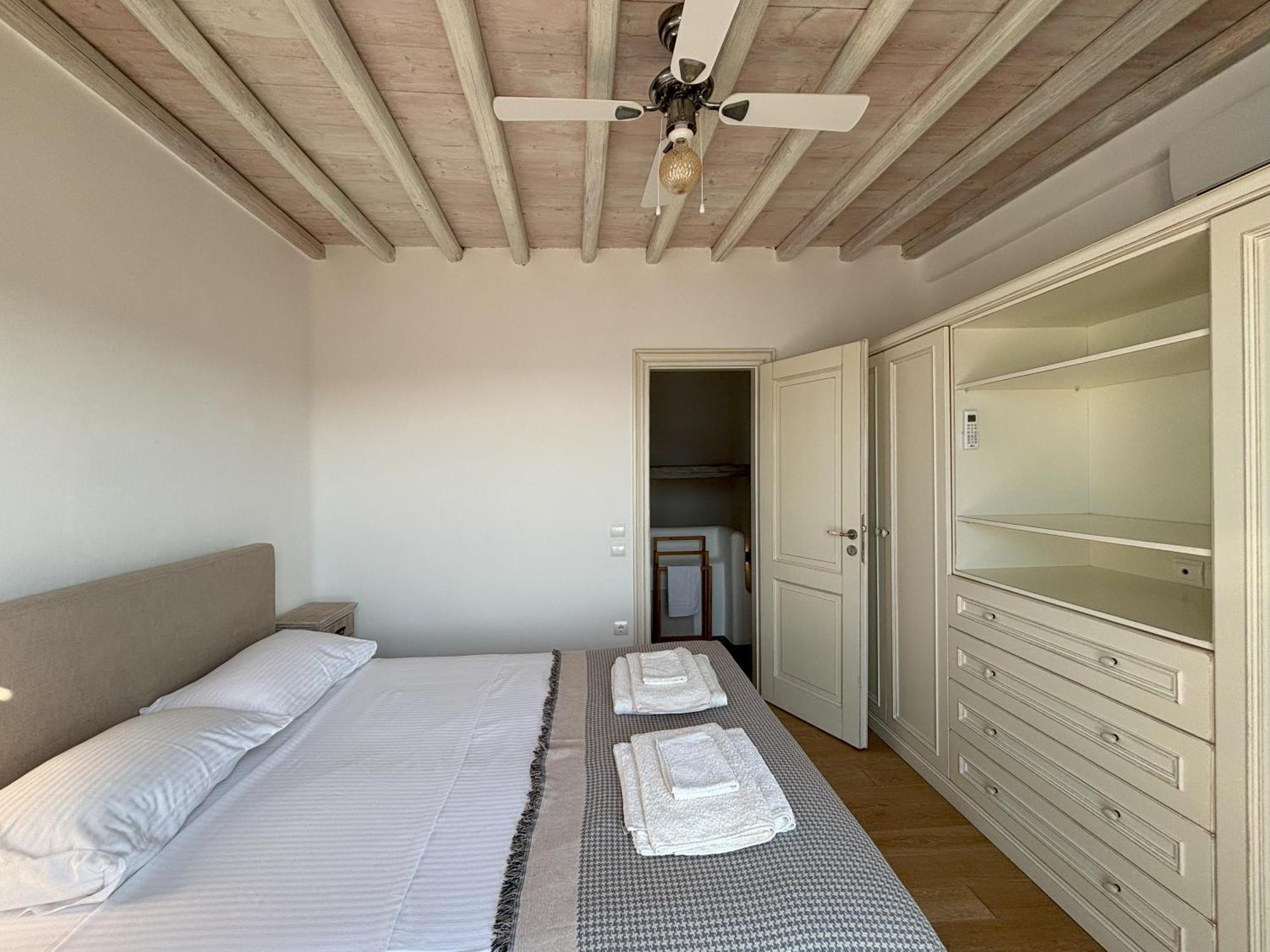 Almyra Yellow Villa كيثنوس المظهر الخارجي الصورة