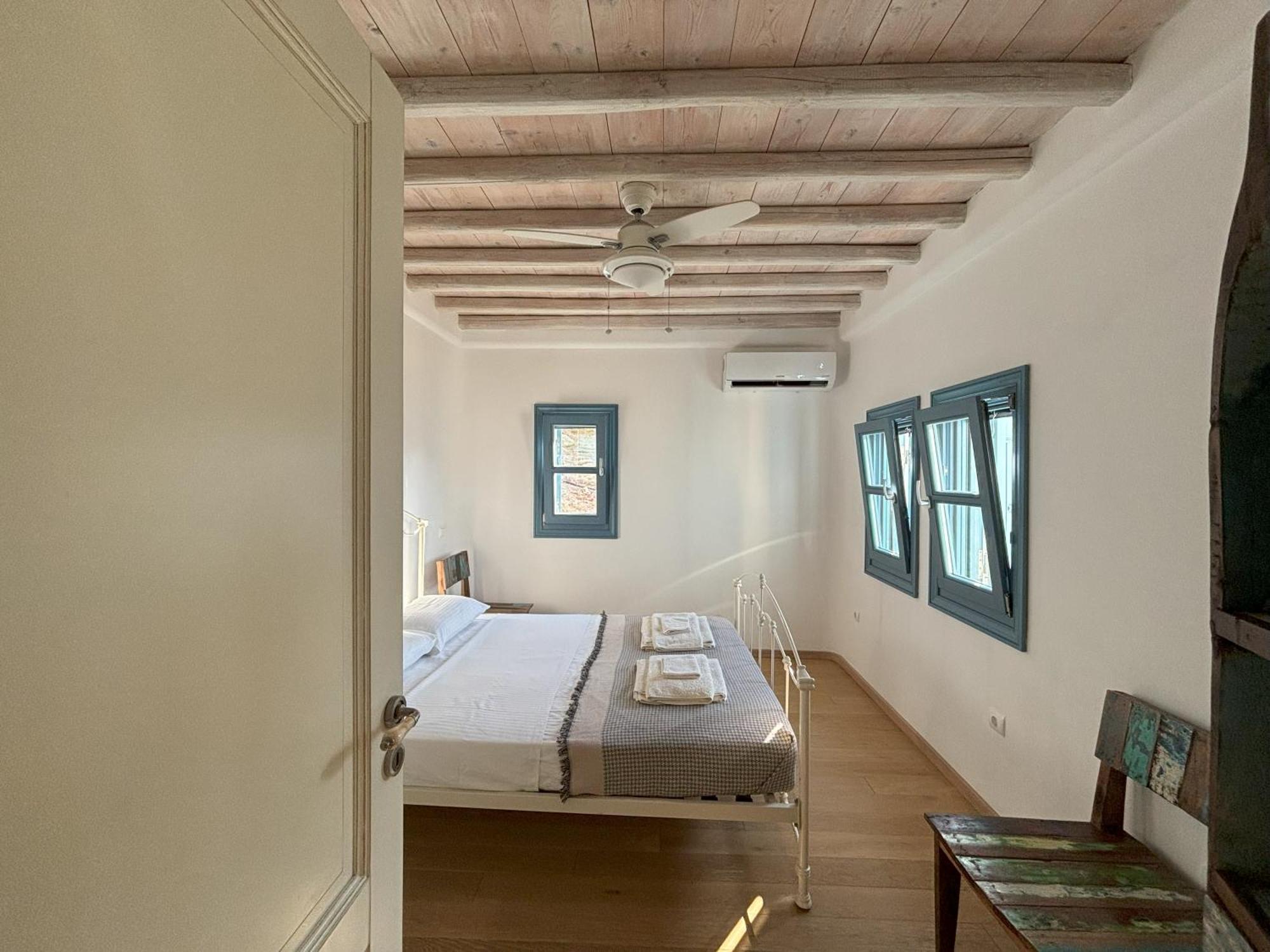 Almyra Yellow Villa كيثنوس المظهر الخارجي الصورة